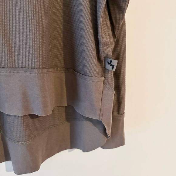 Joy Lab Hi-Low Oversized Top NWOT - Picture 2 of 5